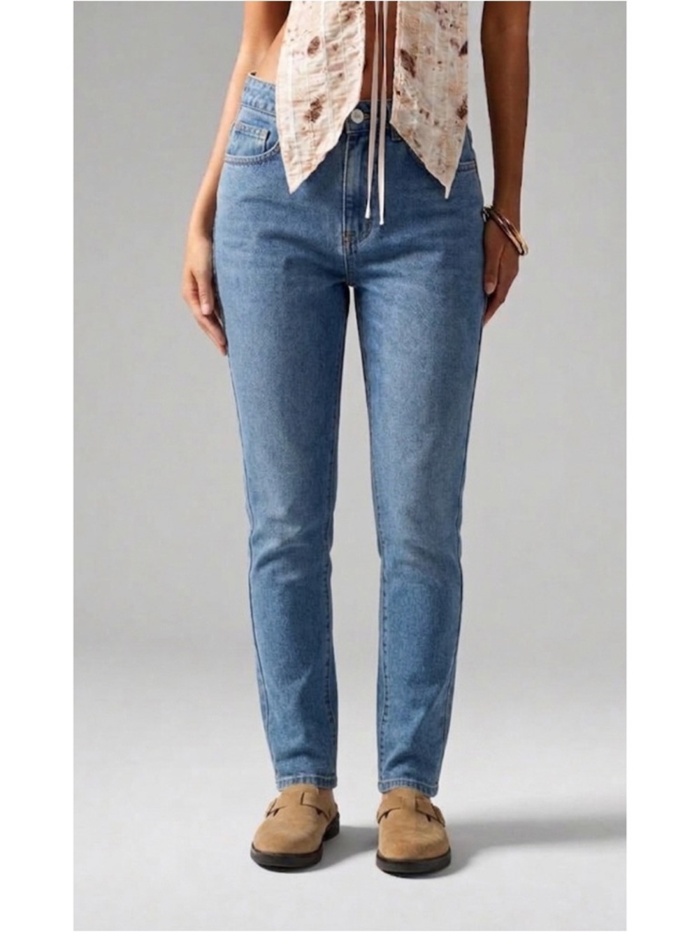 Missguided Straight Leg Jean Size 2 in Medium Wash